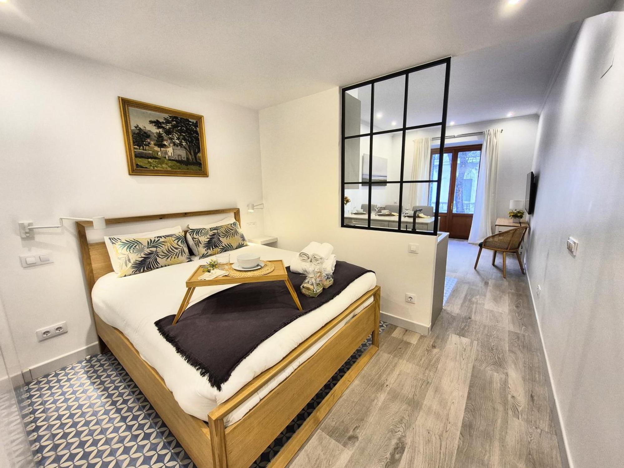 Apartamentos Plaza De Espana Madrid Exterior photo